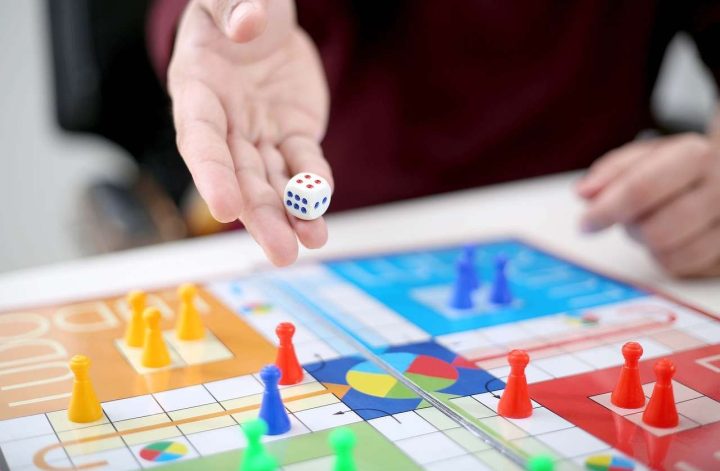 Menelusuri Sejarah dan Popularitas Ludo: Permainan Klasik yang Terus Diminati